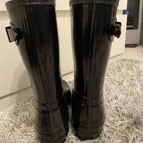 Hunter Short Gloss Rain Boot - Never Worn - Picture 6 of 7